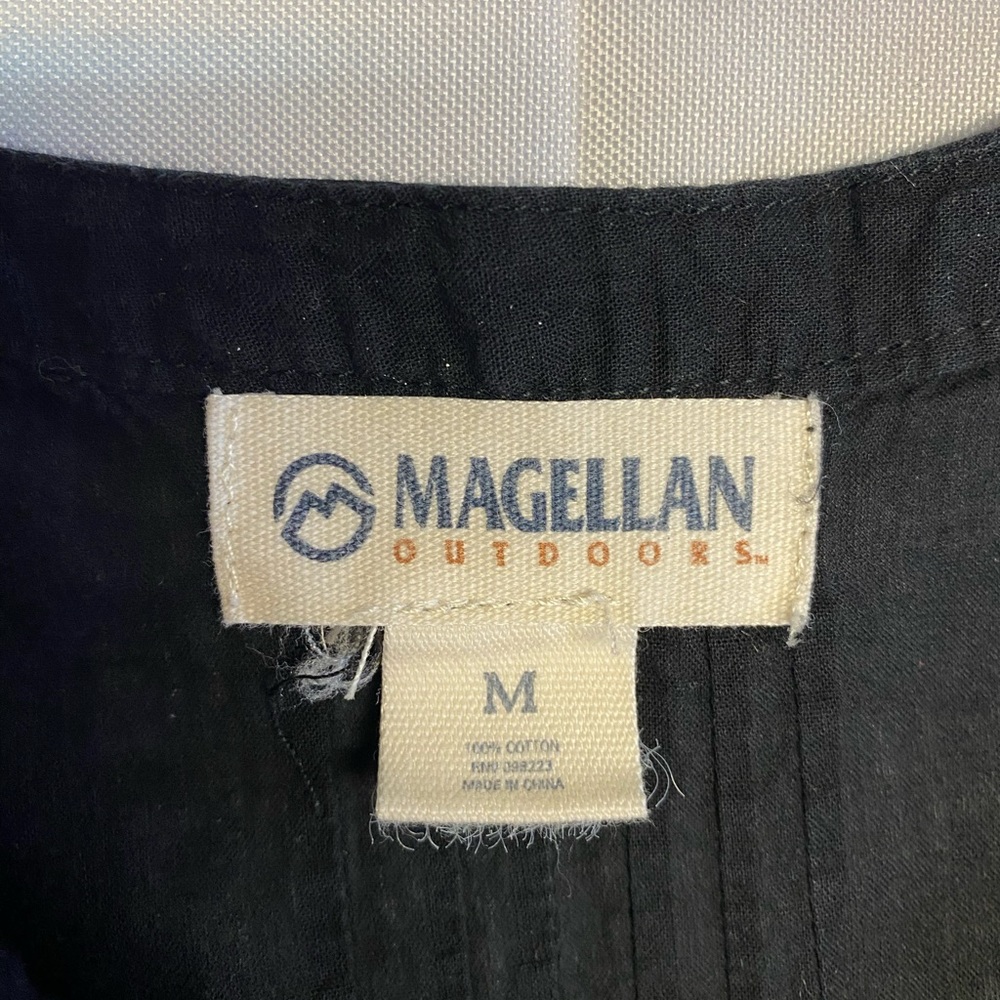 Magellan Outdoors Long Sleeve Blouse Women’s Medium - Picture 3 of 3